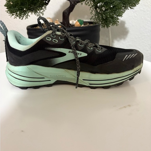 Brooks Black and Mint Athletic Shoes - Picture 3 of 9